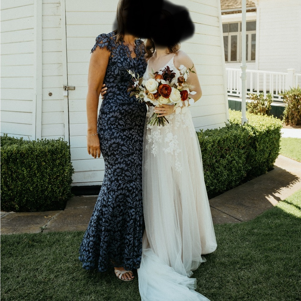 Eliza J Scalloped Edge Lace Gown (Size 10) Navy Blue - Picture 2 of 5